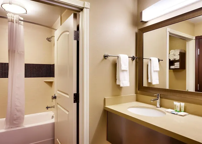 Staybridge By Ihg Hotel