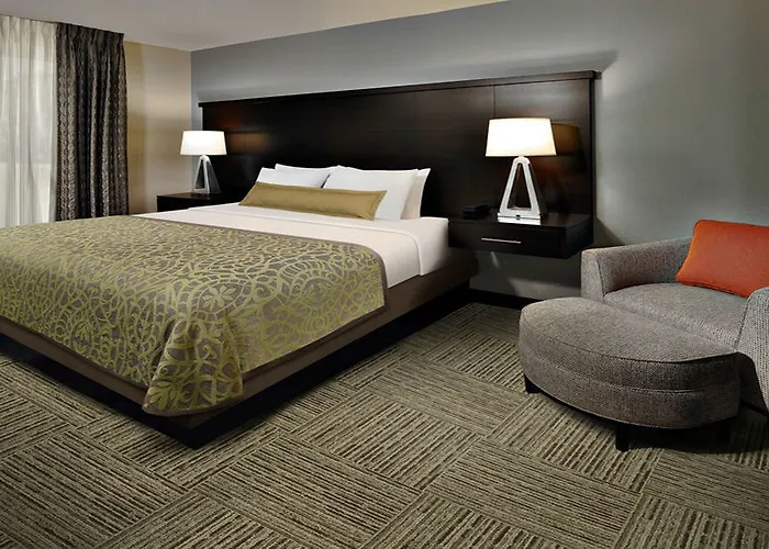 Staybridge By Ihg Hotel 3*